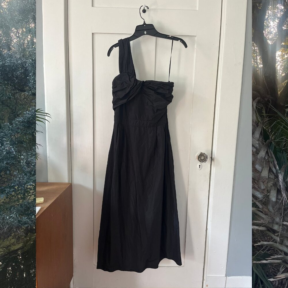 sporty-meets-formal one shoulder dress